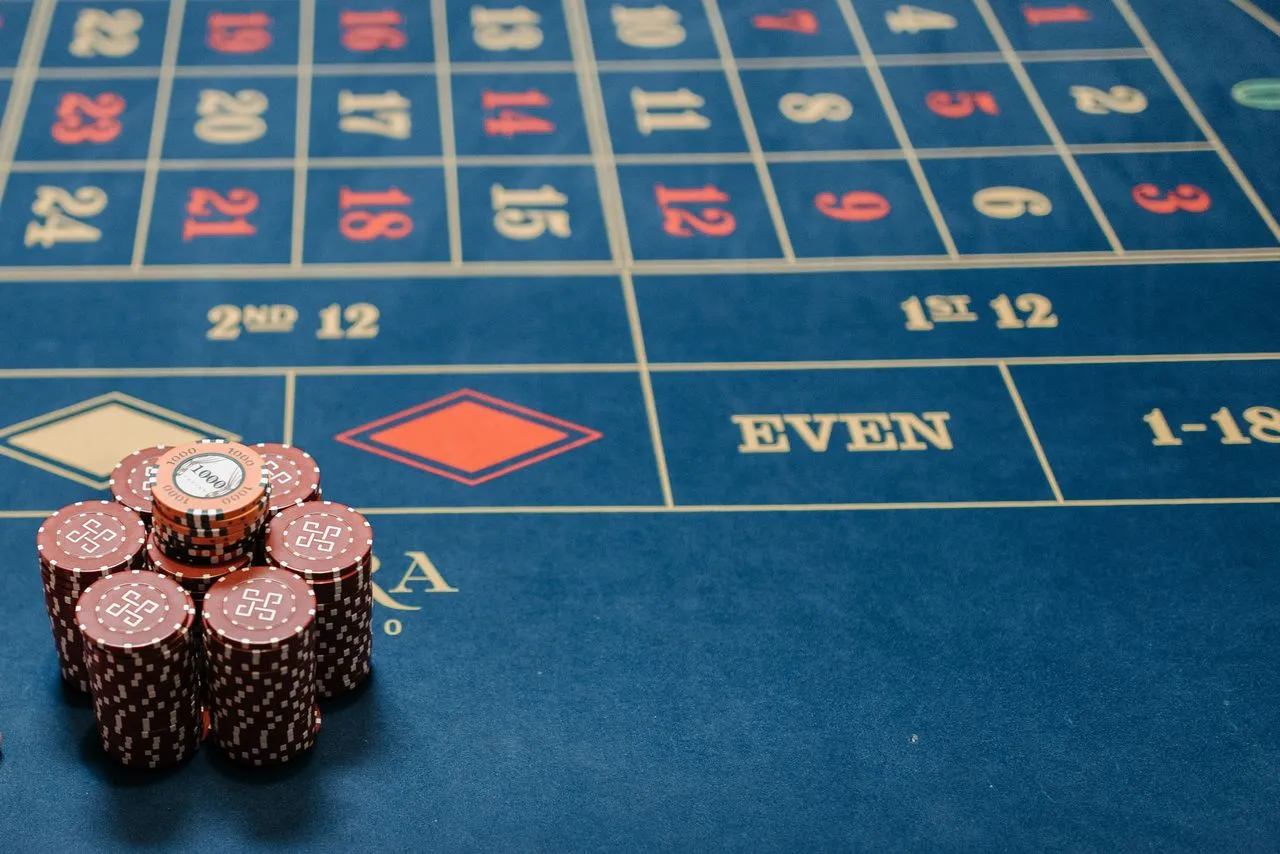 Gaming tables and entertainment options